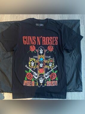 Guns N' Roses 1988 Tour Black Graphic Tee